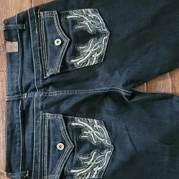 Lucaya Jean with gold detailing - Picture 4 of 9